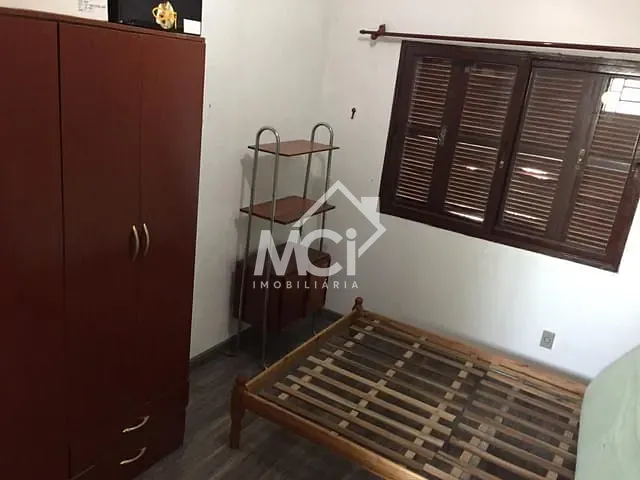 Casa 5 quartos e 3 banheiros, à venda, no bairro Fragata em Pelotas