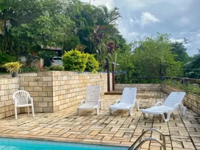 Casa 5 quartos e 3 banheiros, à venda, no bairro Nogueira em Petrópolis