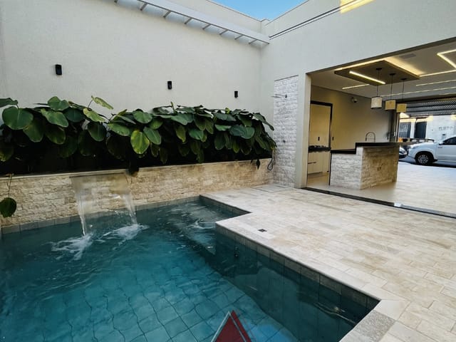 Casa com 250m² 3 quartos e 5 banheiros, à venda, no bairro Residencial Tellini em Franca