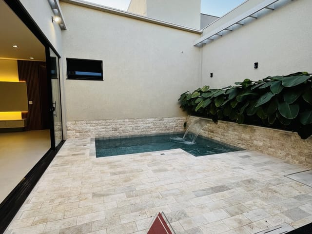 Casa com 250m² 3 quartos e 5 banheiros, à venda, no bairro Residencial Tellini em Franca