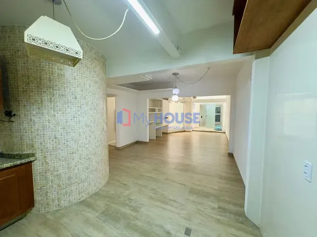 Casa 3 quartos e 4 banheiros, para alugar, no bairro Centro em Ilhéus