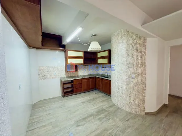 Casa 3 quartos e 4 banheiros, para alugar, no bairro Centro em Ilhéus