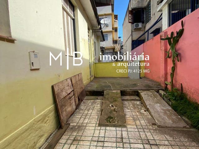 Casa com 286m² 3 quartos e 2 banheiros, à venda, no bairro CENTRO em CATAGUASES