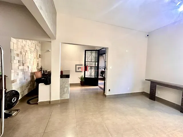 Casa para alugar, no bairro Centro em Londrina