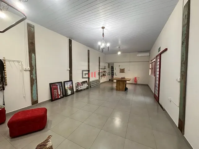 Casa para alugar, no bairro Centro em Londrina