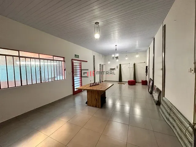 Casa para alugar, no bairro Centro em Londrina