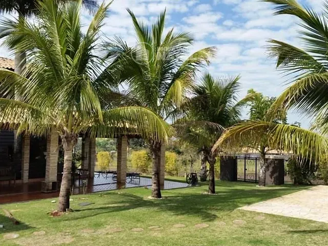 Casa com 2300m² 4 quartos e 3 banheiros, à venda, no bairro Recanto dos Pinheiros em Cambé