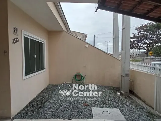 Casa 2 quartos e 1 banheiro, à venda, no bairro Centro em Balneário Barra do Sul
