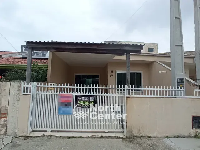 Casa 2 quartos e 1 banheiro, à venda, no bairro Centro em Balneário Barra do Sul