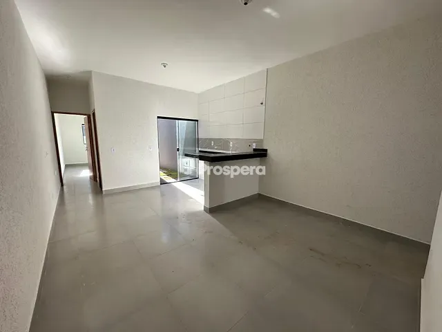 Casa 2 quartos e 2 banheiros, à venda, no bairro Parque Eldorado Oeste em Goiânia