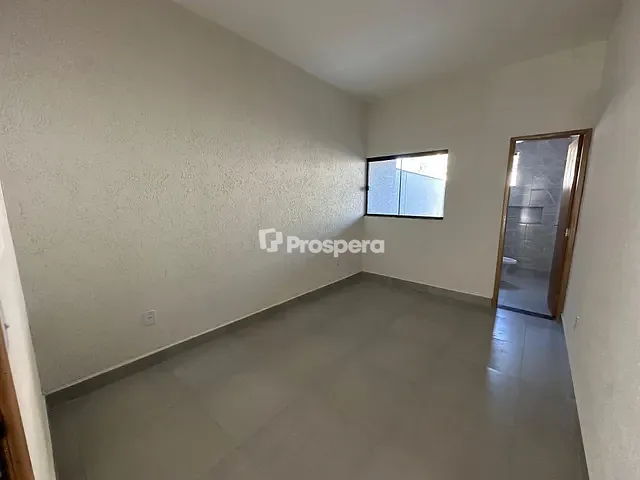 Casa 2 quartos e 2 banheiros, à venda, no bairro Parque Eldorado Oeste em Goiânia
