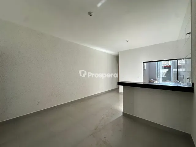 Casa 2 quartos e 2 banheiros, à venda, no bairro Parque Eldorado Oeste em Goiânia