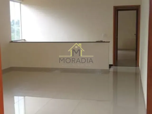 Casa com 360m² 5 quartos e 2 banheiros, à venda, no bairro Alto da Colina em Guaxupé