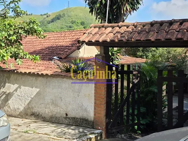 Casa com 360m², à venda, no bairro Maracanã em Barra do Piraí