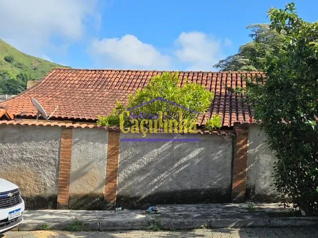 Casa com 360m², à venda, no bairro Maracanã em Barra do Piraí