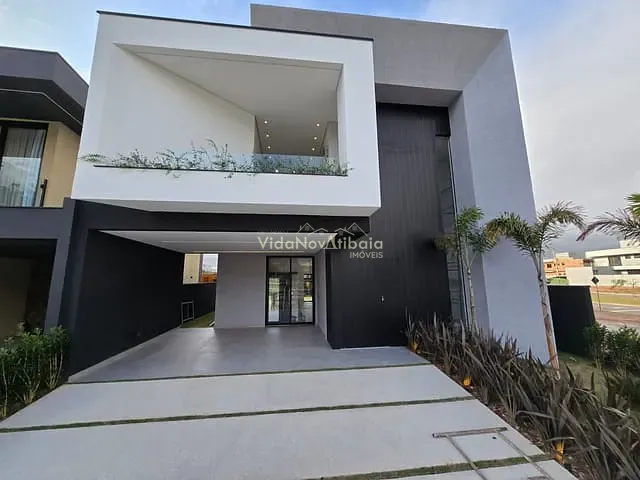 Casa com 370m² 3 quartos e 4 banheiros, à venda, no bairro Vila Santista em Atibaia