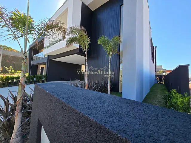 Casa com 370m² 3 quartos e 4 banheiros, à venda, no bairro Vila Santista em Atibaia