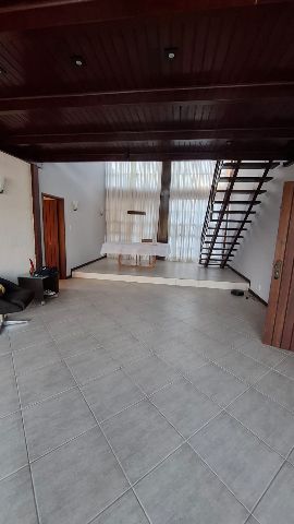 Casa com 400m² 3 quartos e 4 banheiros, à venda, no bairro Badu em Niterói