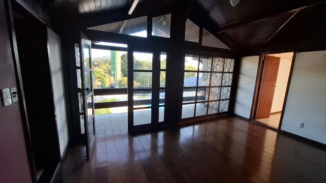 Casa com 400m² 3 quartos e 4 banheiros, à venda, no bairro Badu em Niterói