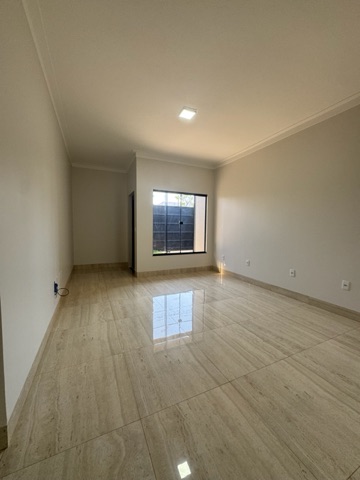 Casa com 358m² 3 quartos e 2 banheiros, à venda, no bairro Residencial Beija-flor em Nova Mutum