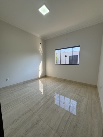 Casa com 358m² 3 quartos e 2 banheiros, à venda, no bairro Residencial Beija-flor em Nova Mutum
