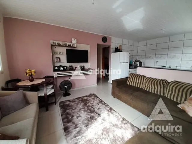 Casa com 495m² 2 quartos e 1 banheiro, à venda, no bairro Ronda em Ponta Grossa
