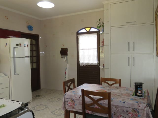 Casa com 600m² 3 quartos e 2 banheiros, à venda, no bairro Residencial Clube Santa Clara em Campinas