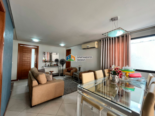 Casa 3 quartos e 4 banheiros, à venda, no bairro Parque 10 de Novembro em Manaus