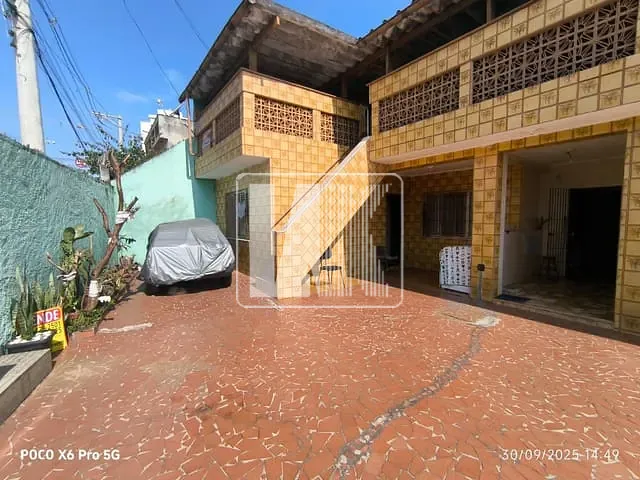 Casa com 354m² 2 quartos e 2 banheiros, à venda, no bairro Vila Sacadura Cabral em Santo André