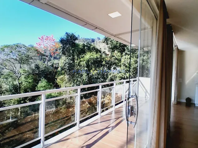 Casa 4 quartos e 6 banheiros, à venda, no bairro Corrêas em Petrópolis