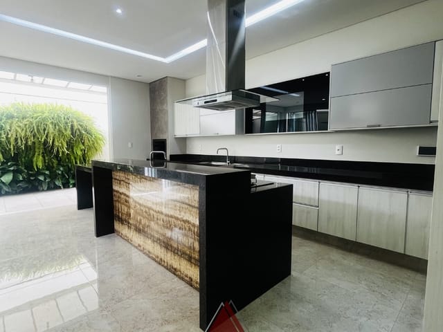 Casa com 392m² 3 quartos e 4 banheiros, à venda, no bairro Villa São Vicente em Franca