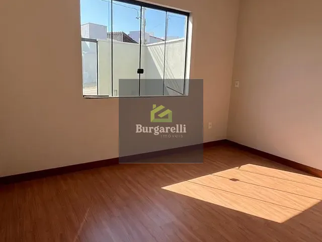 Casa com 320m² 3 quartos e 1 banheiro, à venda, no bairro Jardim Itália em Lavras