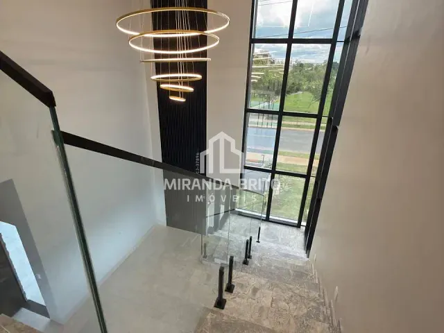Sobrado 3 quartos e 5 banheiros, à venda, no bairro Residencial Parqville Jacarandá em Aparecida de Goiânia