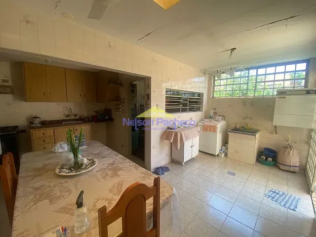 Casa com 1m² 3 quartos e 2 banheiros, para alugar, no bairro Centro em Capivari