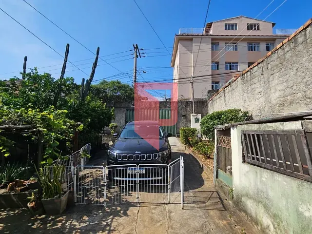 Casa 3 quartos e 2 banheiros, à venda, no bairro Caiçara em Belo Horizonte