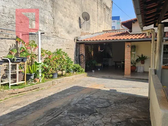 Casa 3 quartos e 2 banheiros, à venda, no bairro Caiçara em Belo Horizonte