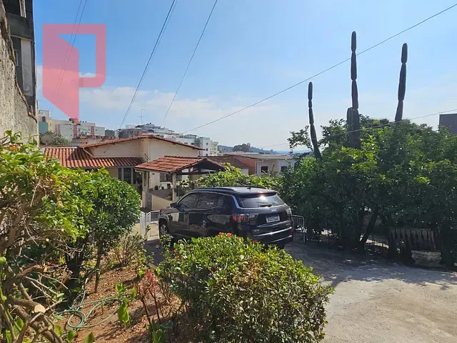 Casa 3 quartos e 2 banheiros, à venda, no bairro Caiçara em Belo Horizonte