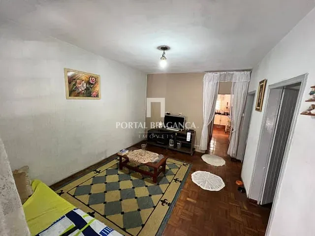 Casa com 320m² 4 quartos e 1 banheiro, à venda, no bairro Santa Luzia em Bragança Paulista