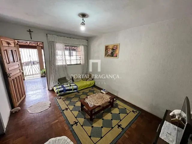 Casa com 320m² 4 quartos e 1 banheiro, à venda, no bairro Santa Luzia em Bragança Paulista