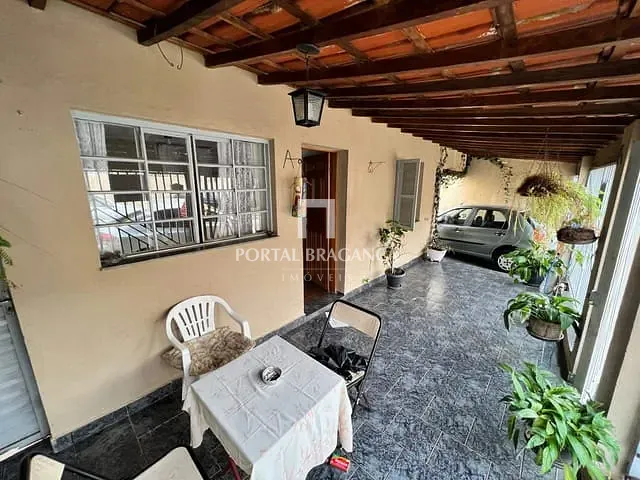 Casa com 320m² 4 quartos e 1 banheiro, à venda, no bairro Santa Luzia em Bragança Paulista