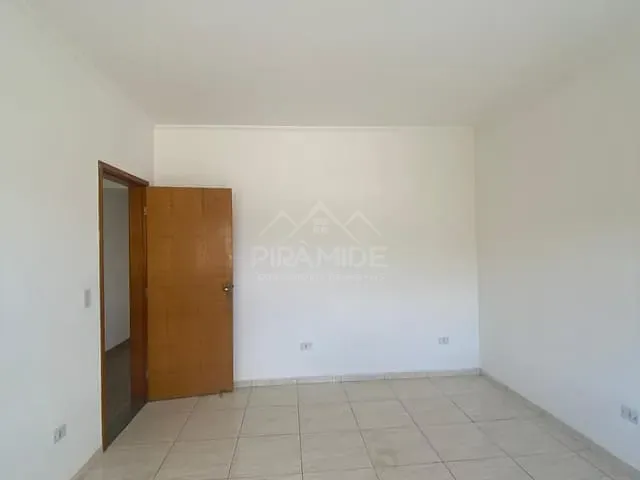 Casa 2 quartos e 1 banheiro, para alugar, no bairro Residencial Santa Clara em Poços de Caldas