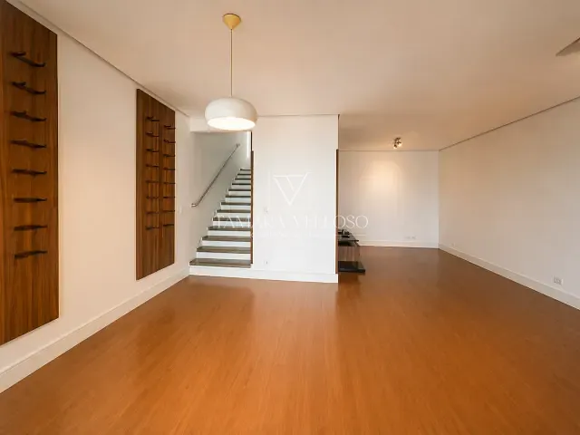 Casa com 221m² 3 quartos e 3 banheiros, à venda, no bairro Vila Suissa em Mogi das Cruzes
