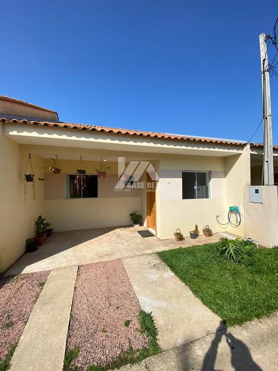 Casa Térrea - 03 Quartos sendo uma suíte - Com Edícula — Cara-Cara, Ponta Grossa