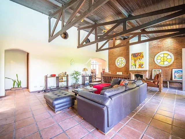 Casa com 1299m² 3 quartos e 4 banheiros, à venda, no bairro Jardim Marilu em Carapicuíba