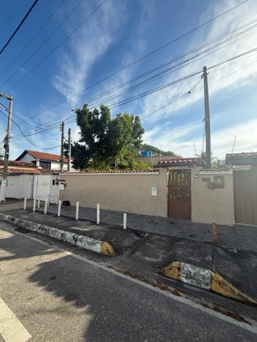 Casa 2 quartos e 2 banheiros, para alugar, no bairro Jardim Atlântico Oeste (Itaipuaçu) em Maricá