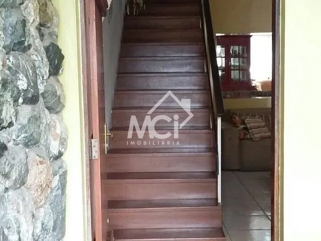 Casa com 240m² 4 quartos e 3 banheiros, à venda, no bairro Três Vendas em Pelotas