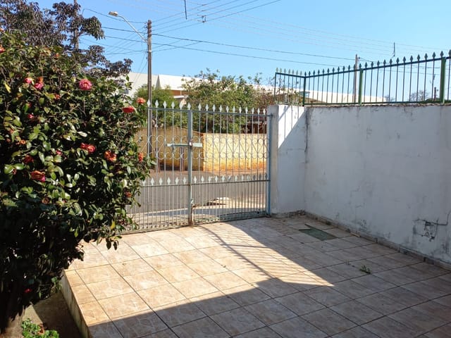 Foto do Casa - Casa à venda 4 Quartos, 2 Vagas, 275M², Paulista, Londrina - PR | Imobiliária Itapuã S/C LTDA