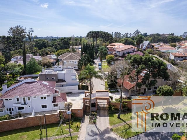 Casa com 524m² 5 quartos e 5 banheiros, à venda, no bairro São Lourenço em Curitiba