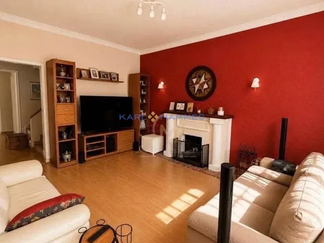 Casa com 37974m² 4 quartos e 3 banheiros, à venda, no bairro Cascatinha em Petrópolis