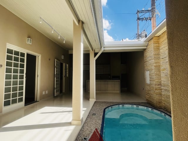 Casa com 404m² 3 quartos e 4 banheiros, à venda, no bairro Jardim Noêmia em Franca